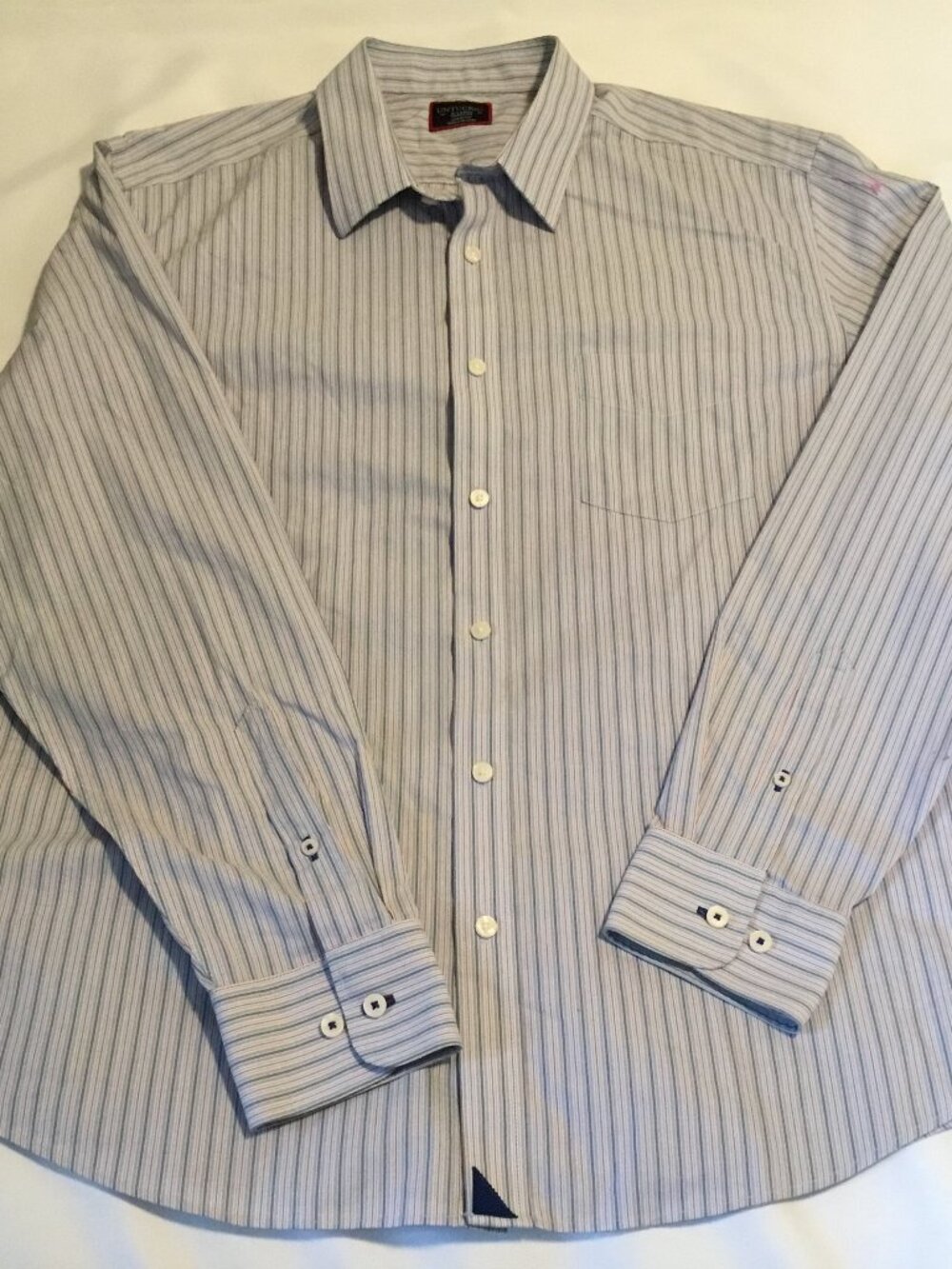 UNTUCKit Men's XL Blue 100% Cotton Wrinkle Free Long Sleeve Button Down Shirt
